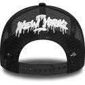hvid-og-sort-trucker-kasket-a-frame-graphic-fra-hot-dog-new-york-af-new-era