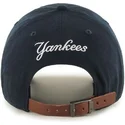 morkebla-buet-kasket-med-lille-new-york-yankees-logo-mlb-clean-up-fra-47-brand