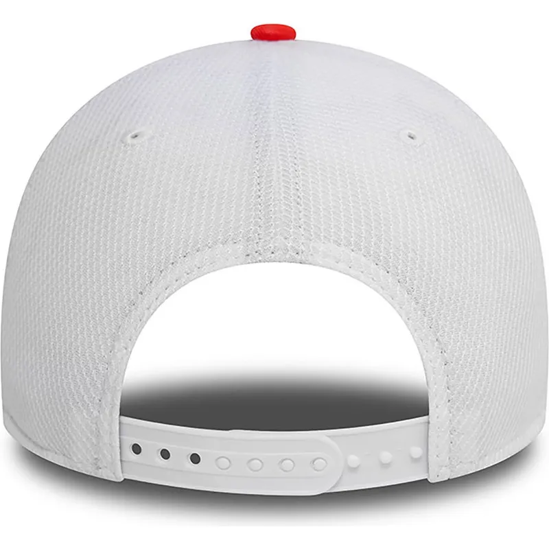 hvid-og-sort-buet-kasket-snapback-nico-hulkenberg-9forty-fra-haas-f1-team-formula-1-fra-new-era