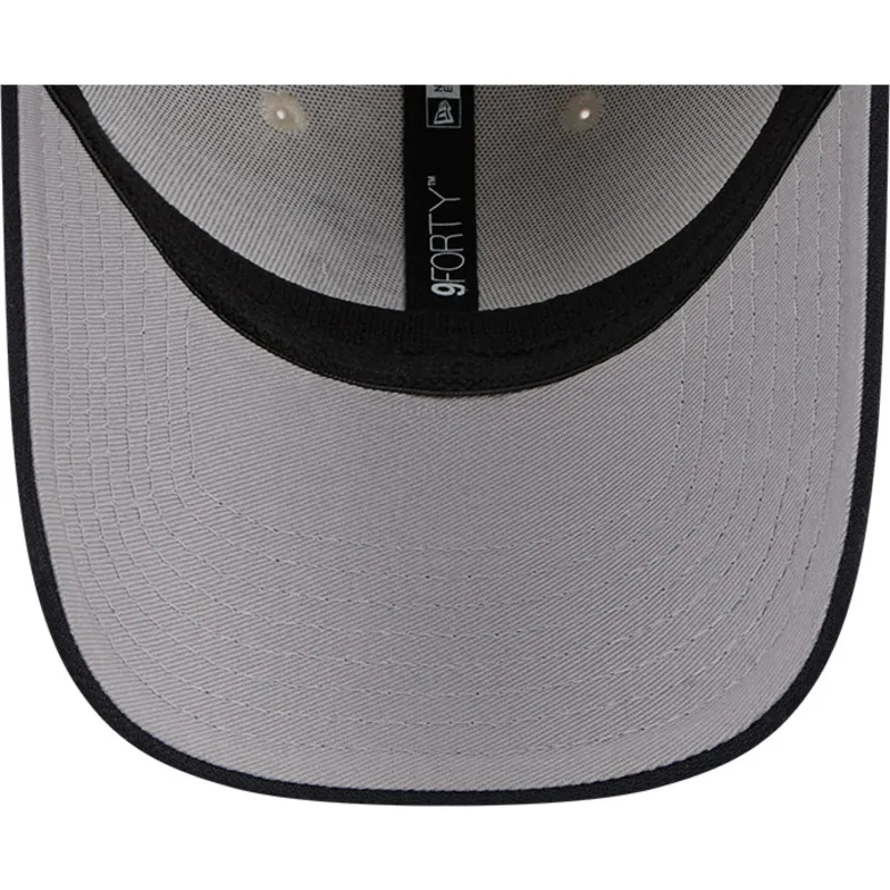 buet-beige-og-marinebla-snapback-kasket-9forty-stretch-snap-4th-of-july-fra-atlanta-braves-mlb-fra-new-era