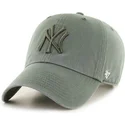 gron-buet-kasket-med-morkegront-new-york-yankees-logo-mlb-clean-up-fra-47-brand