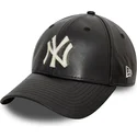 sort-justerbar-curved-kasket-9forty-leather-fra-new-york-yankees-mlb-fra-new-era