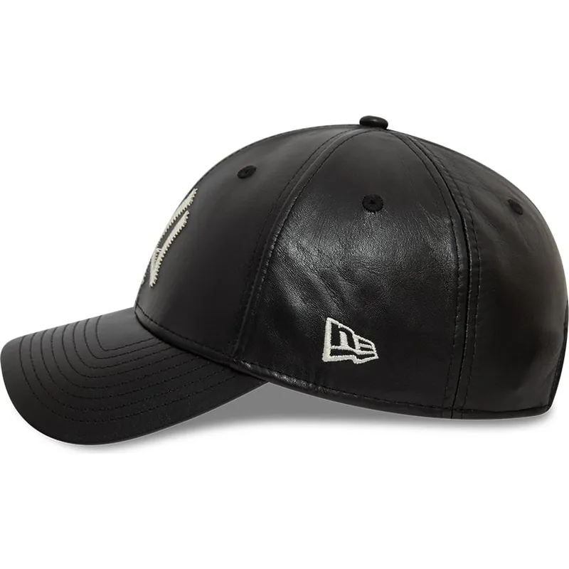 sort-justerbar-curved-kasket-9forty-leather-fra-new-york-yankees-mlb-fra-new-era