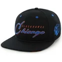 sort-fladskygget-kasket-med-blat-logo-snapback-med-chicago-blackhawks-nhl-bogstavslogo-fra-47-brand