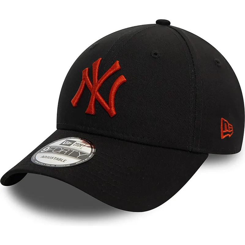 sort-justerbar-curved-kasket-med-rodt-logo-9forty-league-essential-fra-new-york-yankees-mlb-fra-new-era