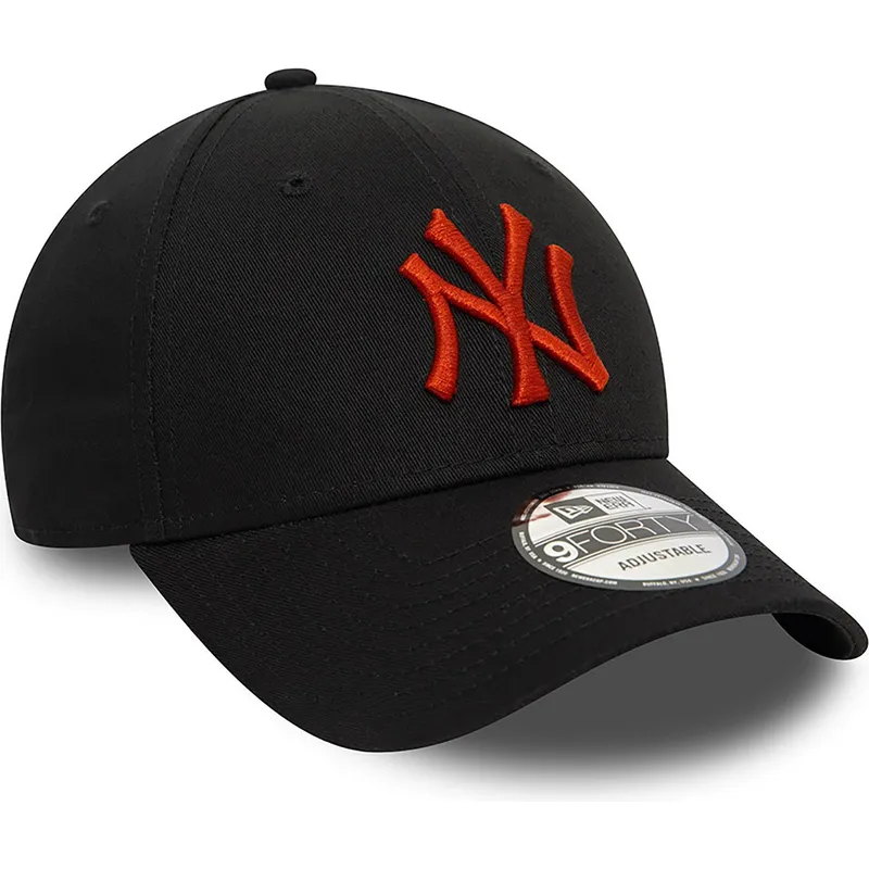 sort-justerbar-curved-kasket-med-rodt-logo-9forty-league-essential-fra-new-york-yankees-mlb-fra-new-era
