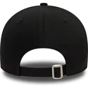 sort-justerbar-kasket-med-buet-skygge-og-rodt-logo-9forty-league-essential-fra-new-york-yankees-mlb-fra-new-era