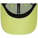 lysegron-justerbar-kurvet-kasket-med-gront-logo-9forty-league-essential-fra-los-angeles-dodgers-mlb-fra-new-era