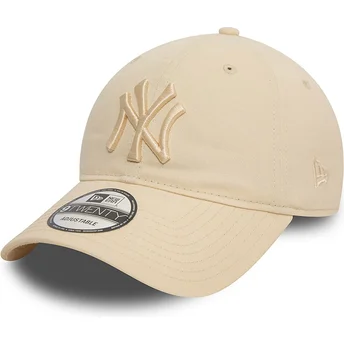Beige justerbar buet kasket med beige logo 9TWENTY League Essential af New York Yankees MLB fra New Era