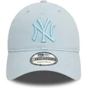 new-era-9twenty-league-essential-justerbar-lysebla-buet-cap-med-blat-logo-fra-new-york-yankees-mlb