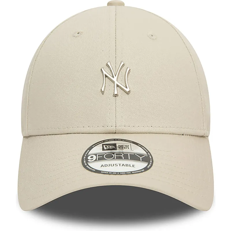 buet-beige-justerbar-9forty-metallic-pin-kasket-af-new-york-yankees-mlb-fra-new-era