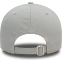 gra-justerbar-kasket-med-buet-skygge-og-grat-logo-9forty-flame-fra-new-york-yankees-mlb-fra-new-era