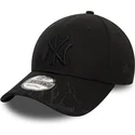 sort-justerbar-curved-kasket-med-sort-logo-9forty-flame-fra-new-york-yankees-mlb-fra-new-era