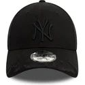 sort-justerbar-curved-kasket-med-sort-logo-9forty-flame-fra-new-york-yankees-mlb-fra-new-era