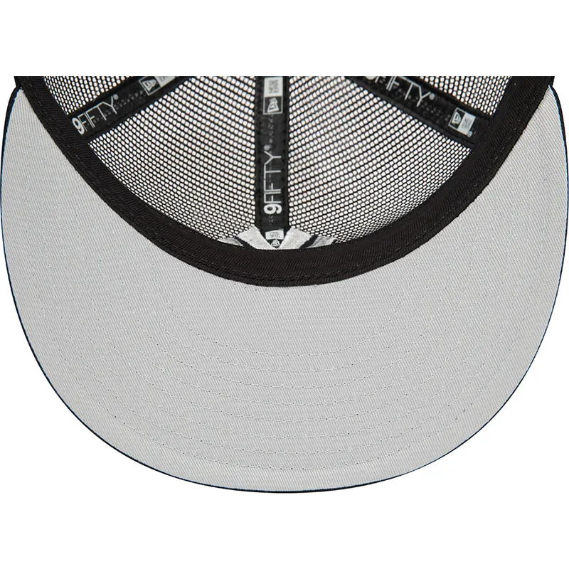 flad-sort-trucker-kasket-9fifty-embroidered-mesh-fra-new-york-yankees-mlb-fra-new-era