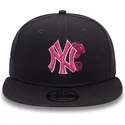 new-era-flat-brim-pink-logo-9fifty-seasonal-flower-new-york-yankees-mlb-navy-blue-snapback-cap