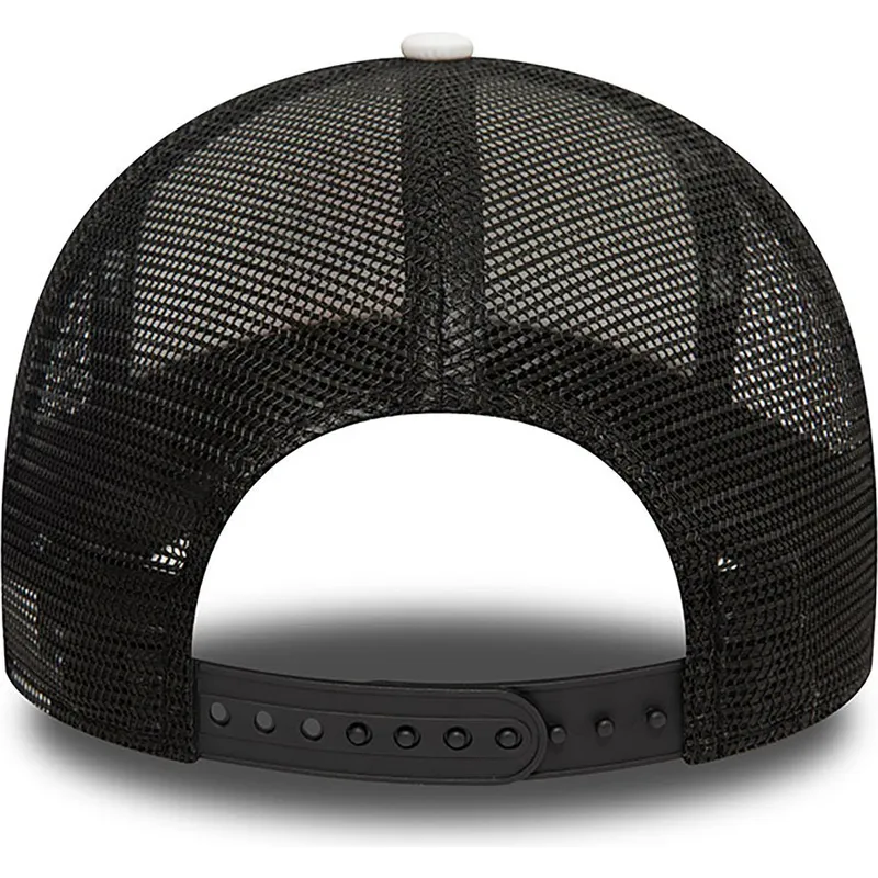 kasketter-buet-sort-snapback-bugs-bunny-and-his-friends-a-frame-fra-looney-tunes-af-new-era