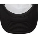 kasketter-buet-sort-snapback-bugs-bunny-and-his-friends-a-frame-fra-looney-tunes-af-new-era
