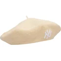 beige-baret-til-kvinder-wool-beret-fra-new-york-yankees-mlb-af-new-era