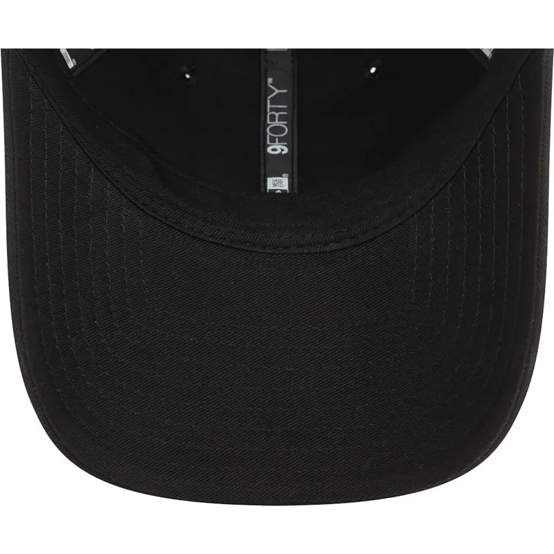 sort-justerbar-curved-kasket-9forty-pin-fra-new-era