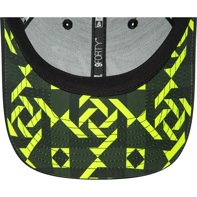 kasketter-buet-sort-justerbar-rem-9forty-geo-undervisor-print-fra-valentino-rossi-vr46-motogp-af-new-era