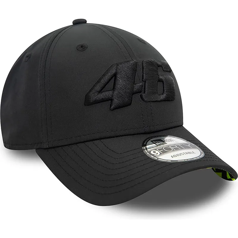 kasketter-buet-sort-justerbar-rem-9forty-geo-undervisor-print-fra-valentino-rossi-vr46-motogp-af-new-era