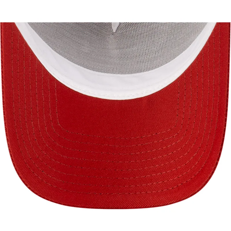 rod-og-hvid-trucker-kasket-a-frame-seasonal-fra-red-bull-racing-formula-1-fra-new-era