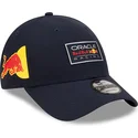 justerbar-marinebla-kurvet-kasket-9forty-repreve-graphic-fra-red-bull-racing-formula-1-fra-new-era