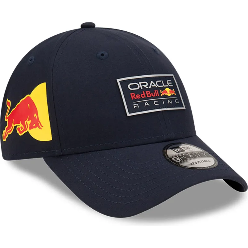 justerbar-marinebla-kurvet-kasket-9forty-repreve-graphic-fra-red-bull-racing-formula-1-fra-new-era