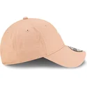 beige-justerbar-9forty-seasonal-kasket-med-buet-skygge-fra-mclaren-racing-formula-1-af-new-era