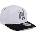gorra-buet-hvid-og-sort-snapback-golfer-chrome-logo-af-new-york-yankees-mlb-fra-new-era