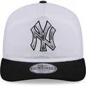 hvid-og-sort-buet-snapback-kasket-golfer-chrome-logo-fra-new-york-yankees-mlb-fra-new-era