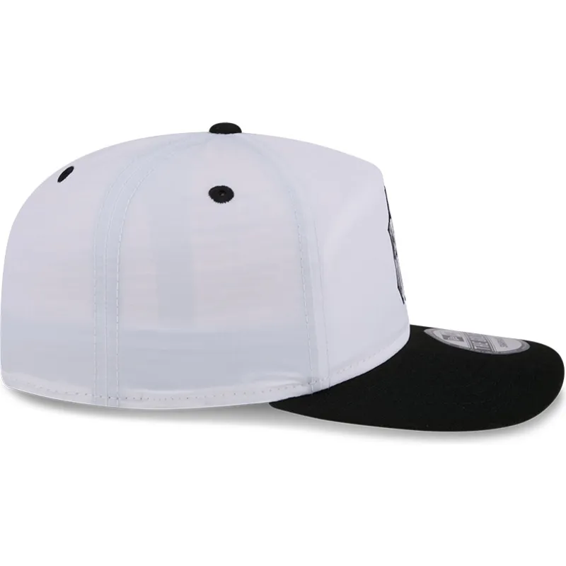 hvid-og-sort-buet-snapback-kasket-golfer-chrome-logo-fra-new-york-yankees-mlb-fra-new-era