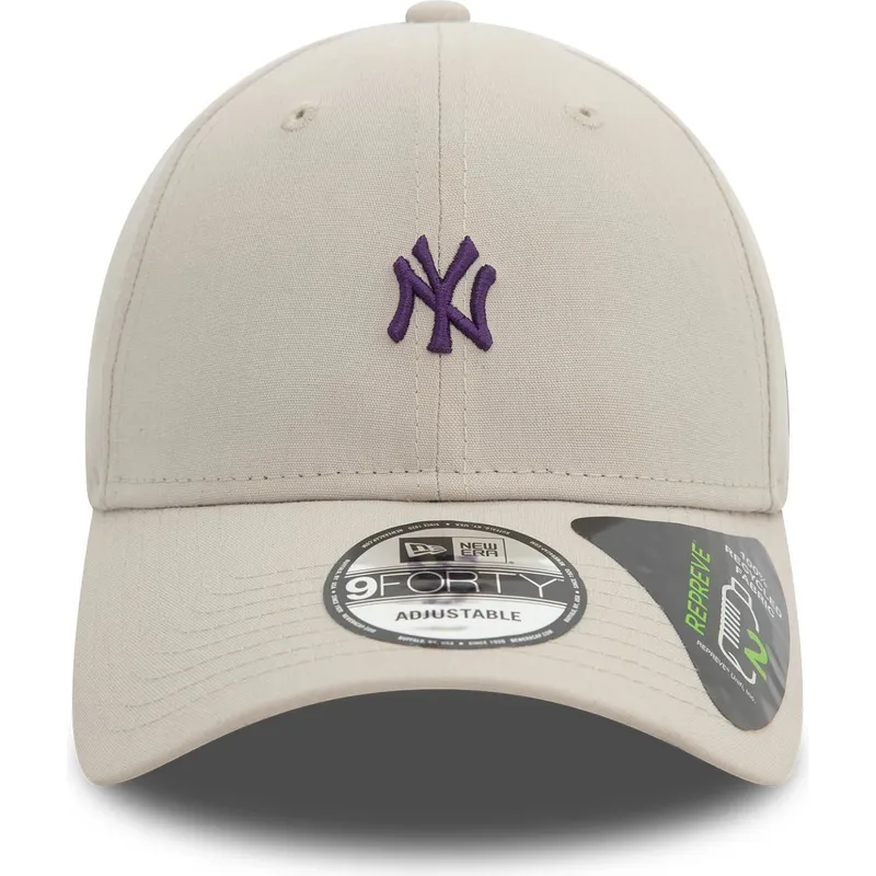 buet-beige-justerbar-kasket-med-violet-logo-9forty-repreve-mini-logo-fra-new-york-yankees-mlb-fra-new-era