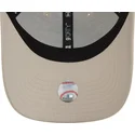 buet-beige-justerbar-kasket-med-violet-logo-9forty-repreve-mini-logo-fra-new-york-yankees-mlb-fra-new-era