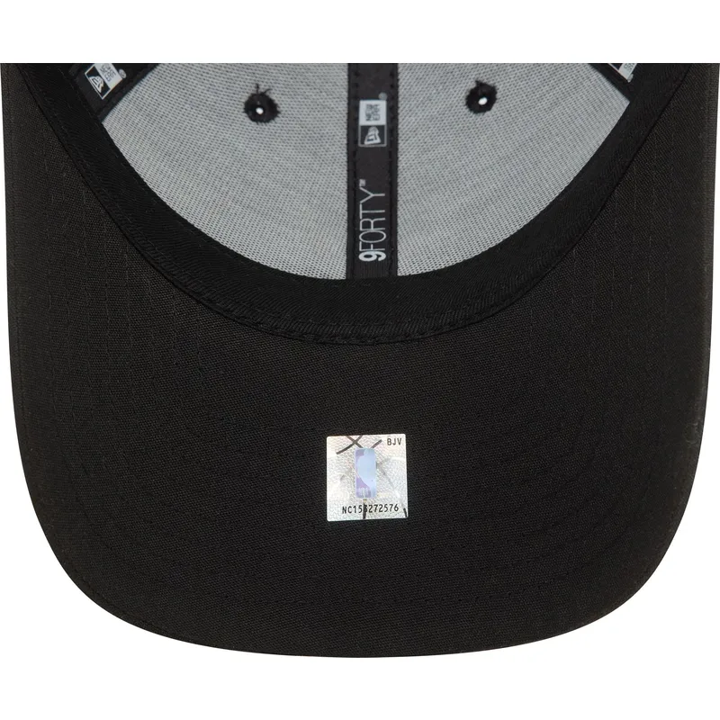 sort-justerbar-curved-kasket-9forty-repreve-mini-logo-fra-chicago-bulls-nba-fra-new-era