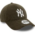 gron-justerbar-curved-kasket-9forty-borg-fra-new-york-yankees-mlb-fra-new-era