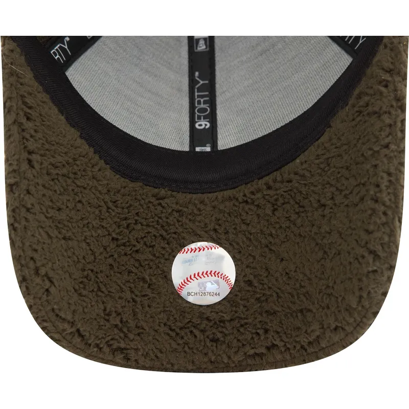 gron-justerbar-curved-kasket-9forty-borg-fra-new-york-yankees-mlb-fra-new-era