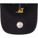 justerbar-marinebla-kasket-med-gul-logo-9twenty-league-essential-los-angeles-dodgers-mlb-fra-new-era