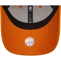 new-era-new-york-yankees-mlb-9forty-league-essential-justerbar-orange-kvindekasket-med-buet-skygge-og-orange-logo