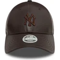 kasketter-buet-brun-justerbar-rem-9forty-midi-pu-fra-new-york-yankees-mlb-af-new-era