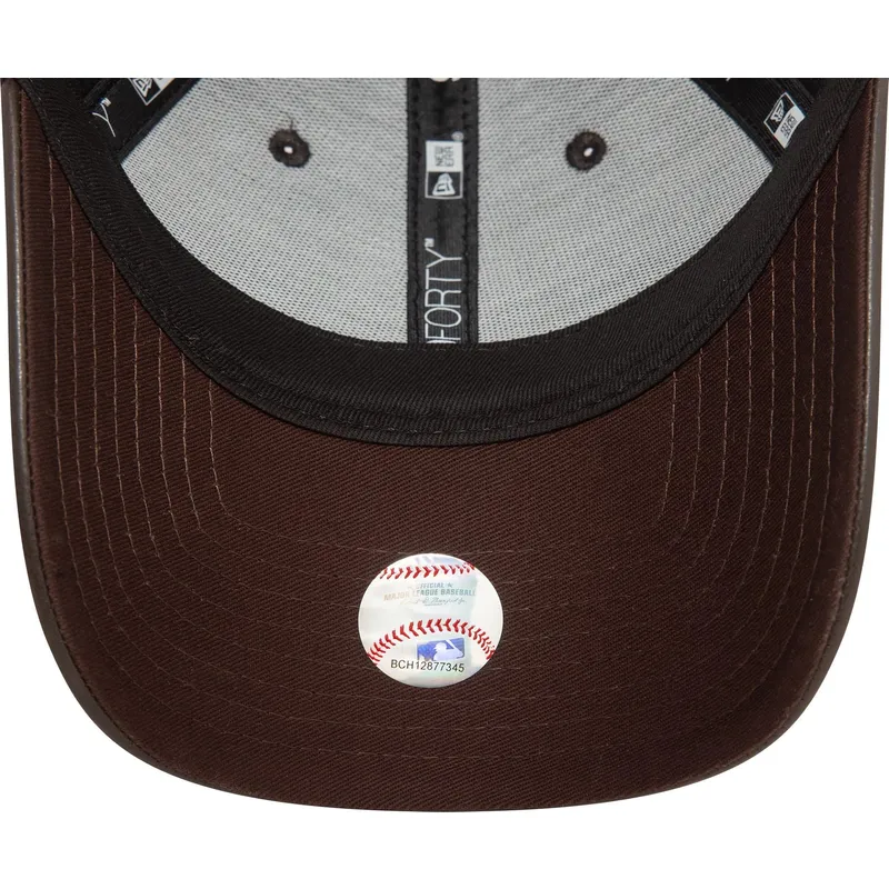 kasketter-buet-brun-justerbar-rem-9forty-midi-pu-fra-new-york-yankees-mlb-af-new-era