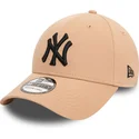 beige-buet-justerbar-kasket-med-sort-logo-39thirty-league-essential-fra-new-york-yankees-mlb-fra-new-era