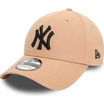 Beige justerbar kurvet kasket med sort logo 39THIRTY League Essential fra New York Yankees MLB af New Era