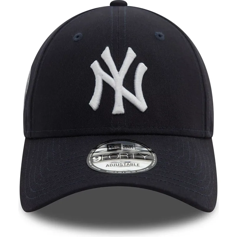 justerbar-marinebla-kurvet-kasket-9forty-side-patch-fra-new-york-yankees-mlb-fra-new-era