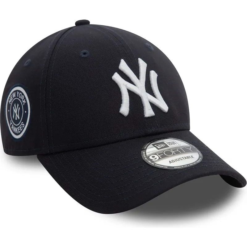 justerbar-marinebla-kurvet-kasket-9forty-side-patch-fra-new-york-yankees-mlb-fra-new-era