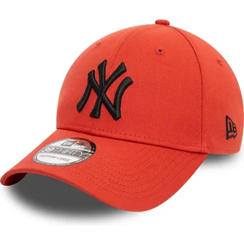 Justerbar orange krum kasket med sort logo 39THIRTY League Essential fra New York Yankees MLB af New Era