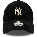sort-justerbar-curved-kasket-til-kvinder-med-beige-logo-9forty-cord-fra-new-york-yankees-mlb-fra-new-era