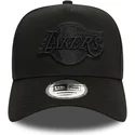 sort-buet-snapback-kasket-med-sort-logo-9forty-e-frame-monochrome-fra-los-angeles-lakers-nba-fra-new-era
