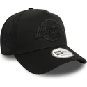 sort-buet-snapback-kasket-med-sort-logo-9forty-e-frame-monochrome-fra-los-angeles-lakers-nba-fra-new-era